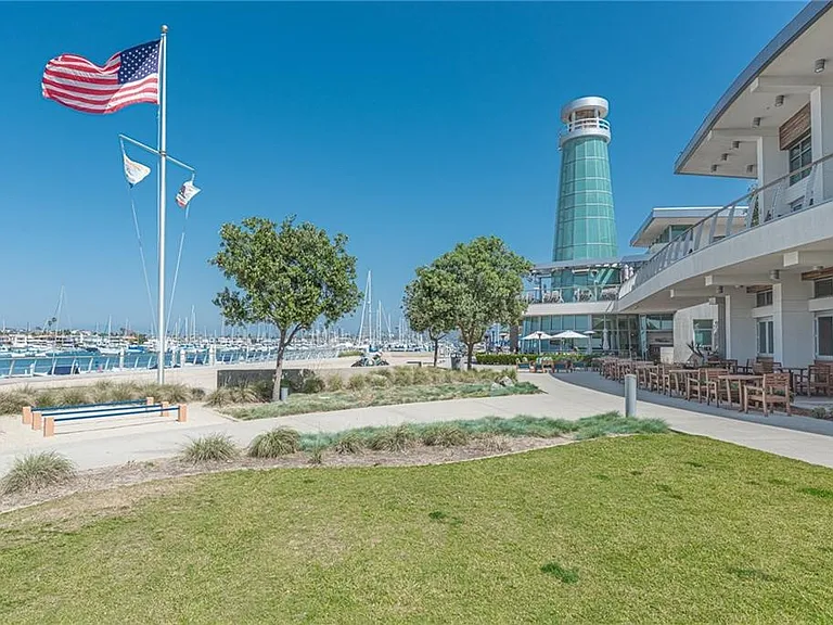 1808 W Balboa Blvd #B — Photo 31
