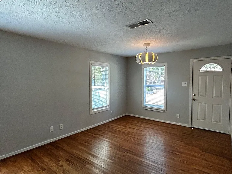 720 Woodland St — Photo 3