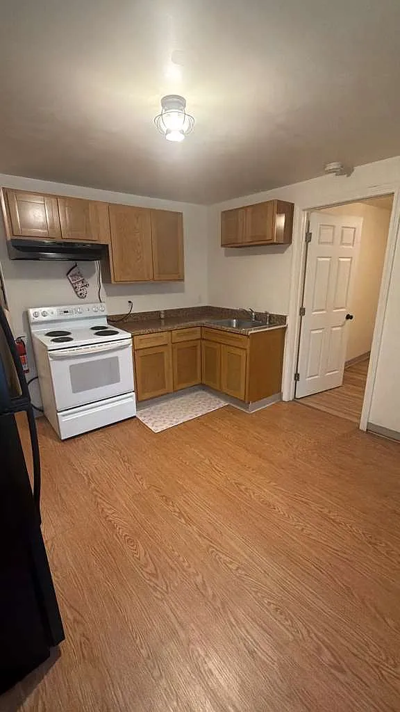 1 bed, $1,300 — Photo 1