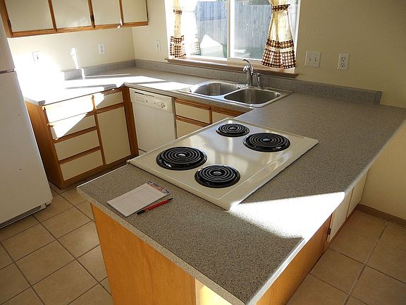2nd image of 145 Willow Glen Ct