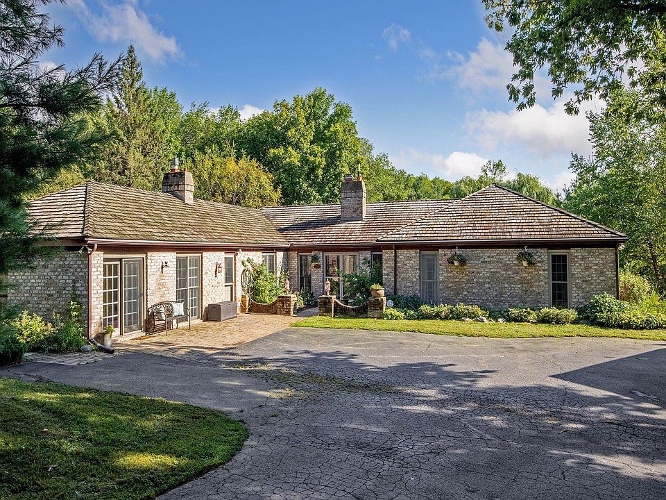 1st image of 1065 Tamarack Dr