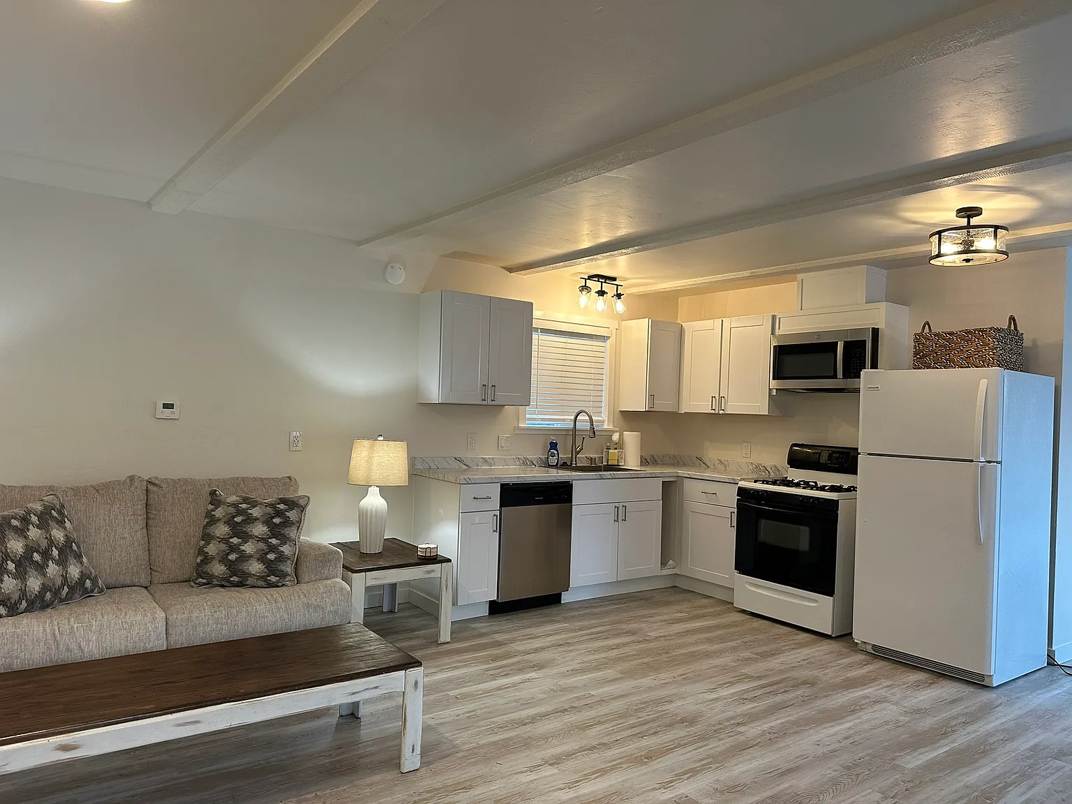Studio, 536 sqft, $3,250 — Photo 4