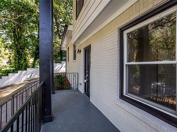 3rd image of 2405 Brentford Pl