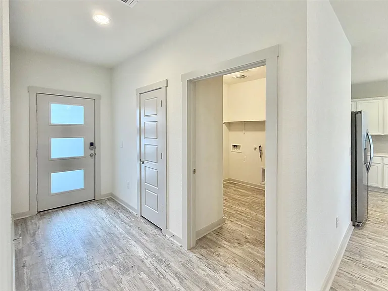 10214 Norshire Ln — Photo 4