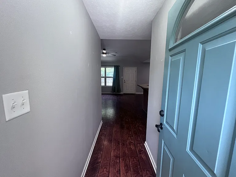 34 Shamsie Dr — Photo 5