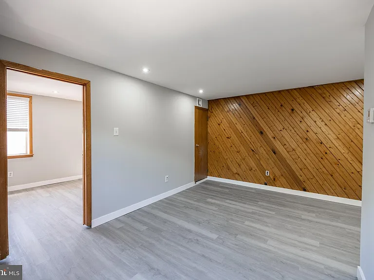 734 S 9th St #4F — Photo 4