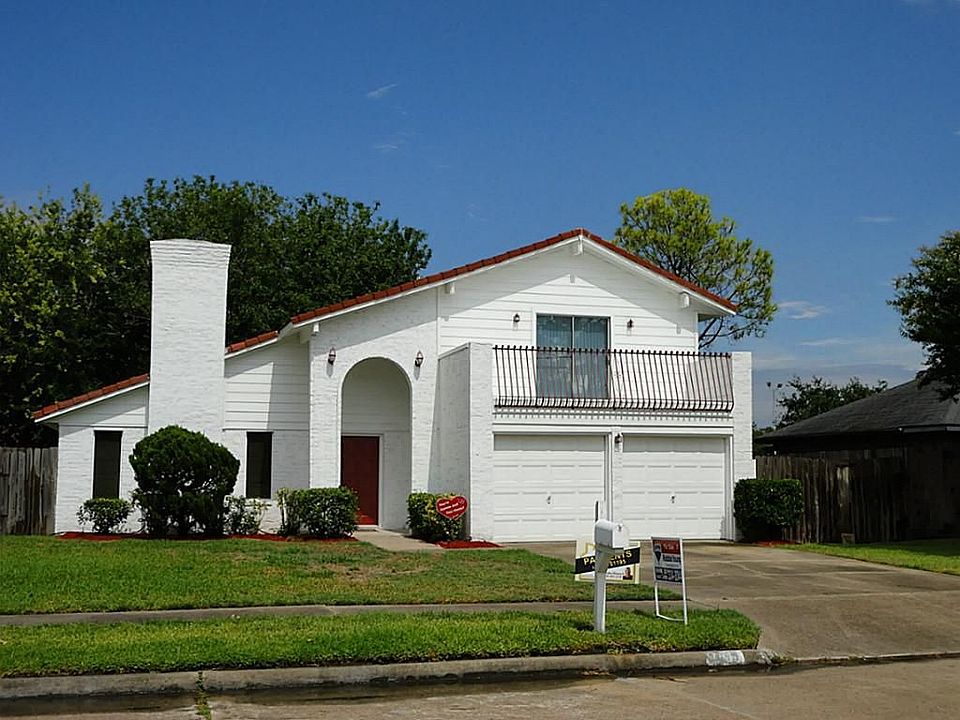 1st image of 2413 Maxwell Ln