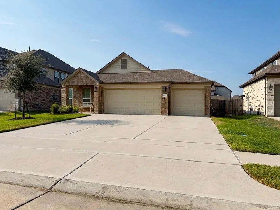 301 E Tranquil Fields Ln