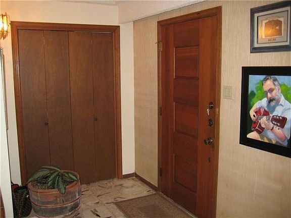 3rd image of 128 Feather Moon Dr