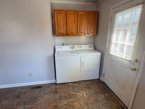 5th image of 579 Baker Rd APT F1