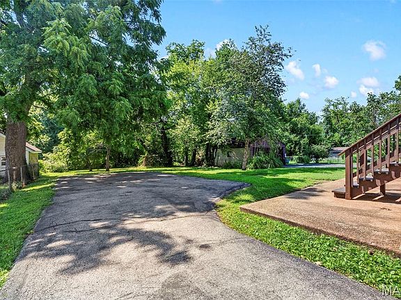 3rd image of 3405 Brown Rd