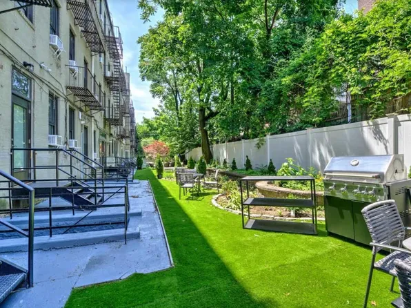 107 Greenpoint Avenue image 17 of 27