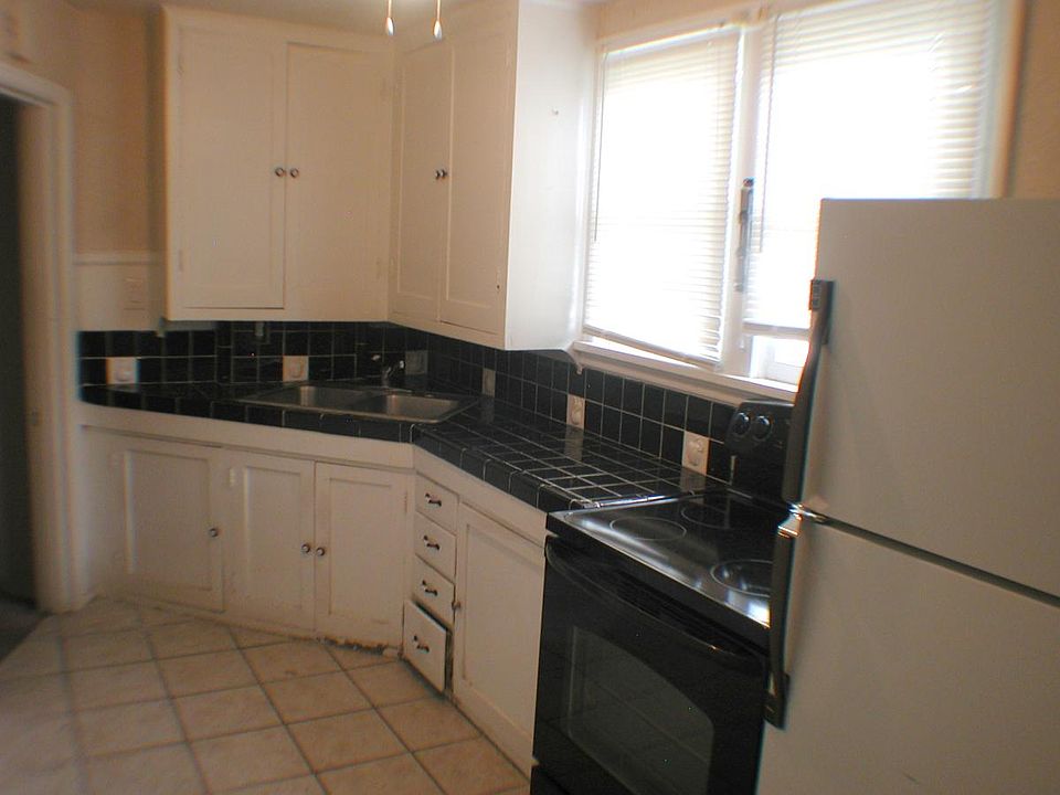 3 Kitchen View 2_09162013