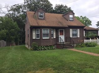 34 Wendell St, Swansea, MA 02777