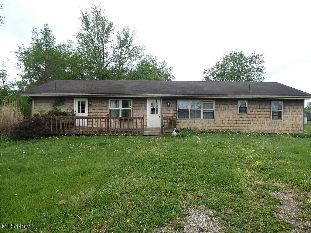 52366 East Dr photo 1