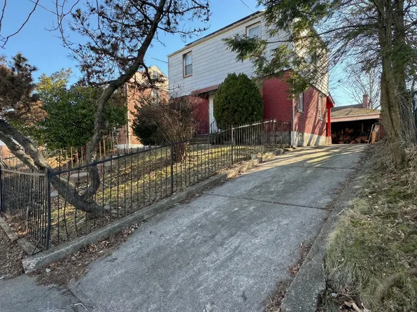 242 Vanderbilt Avenue image 1 of 12