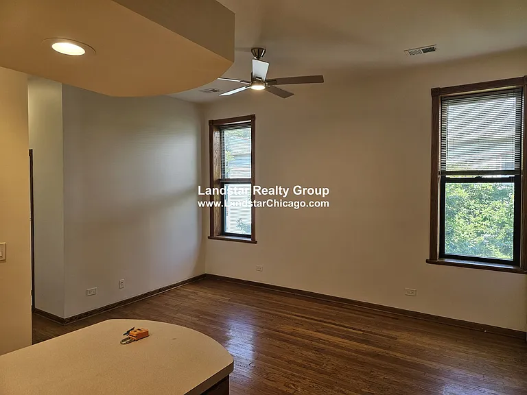 1427 N Wood St #2F — Photo 5