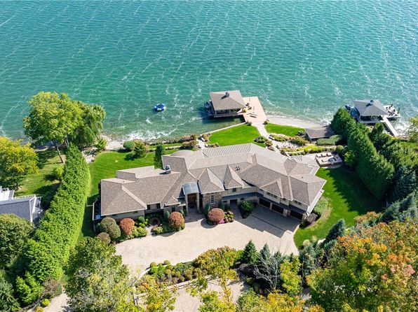 4505 Davidsons Landing Dr, Canandaigua, NY 14424