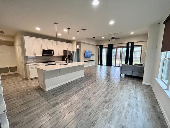5th image of 14006 Hedera Dr