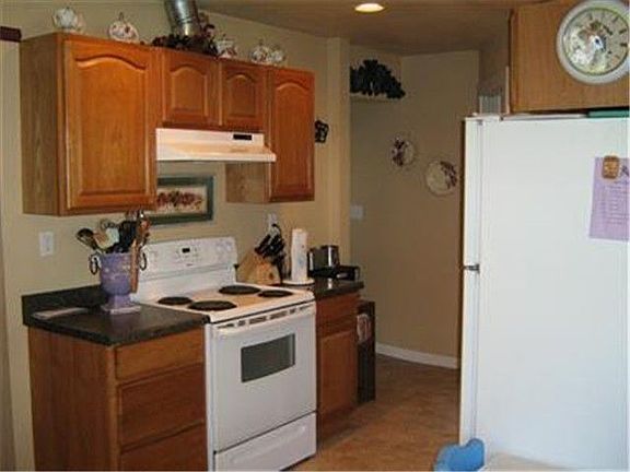 3rd image of 903 W Marion St