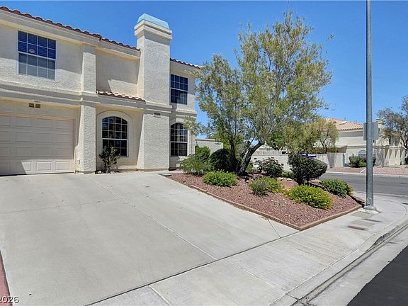 3rd image of 8012 Lisa Dawn Ave