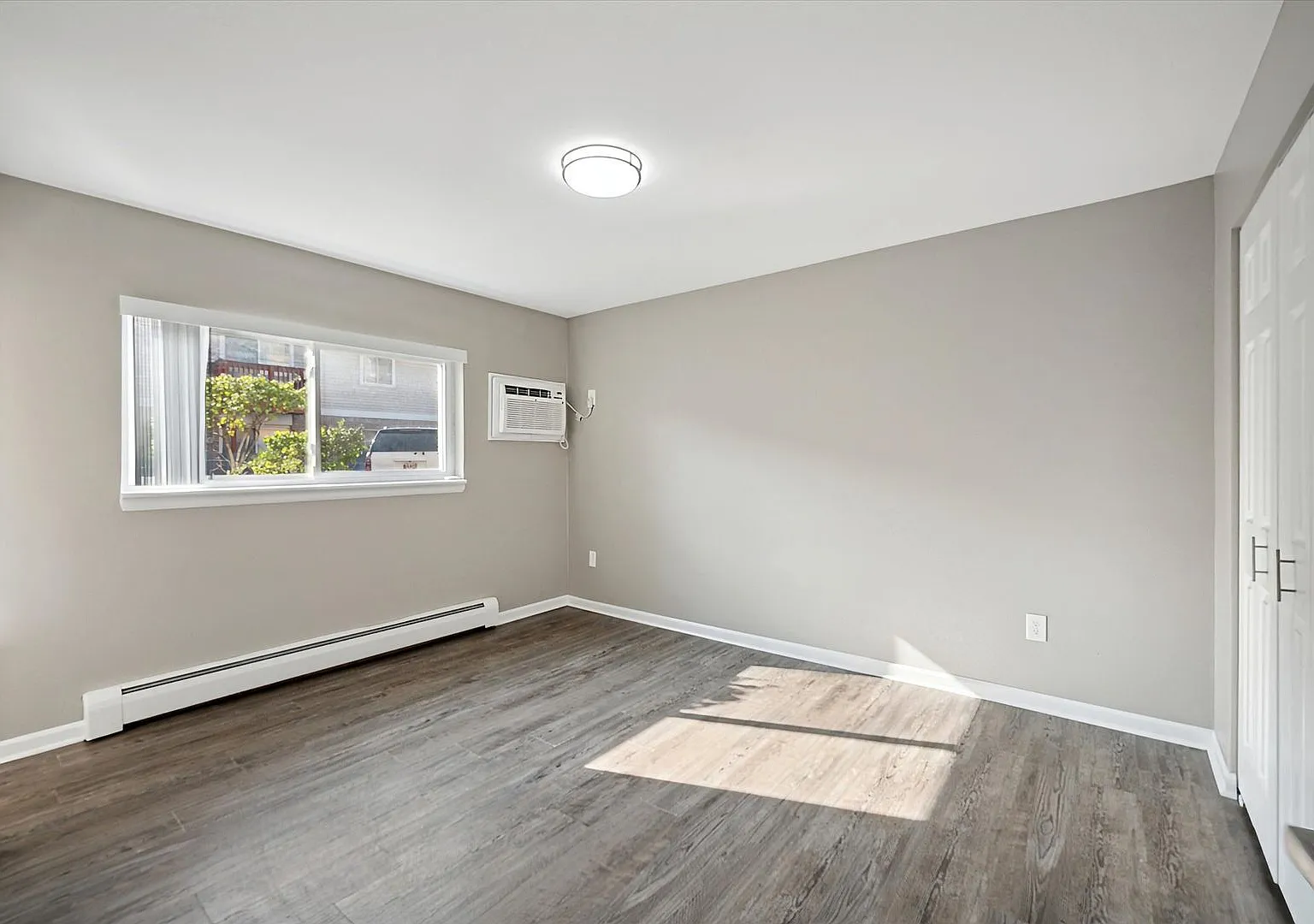 3838 W Sylvania Ave — Photo 4
