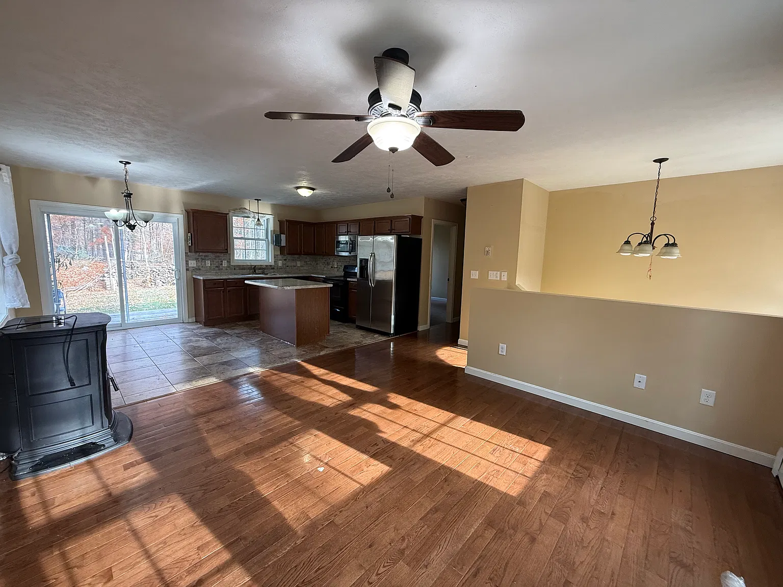 3 bed, 1204 sqft, $3,600 — Photo 4