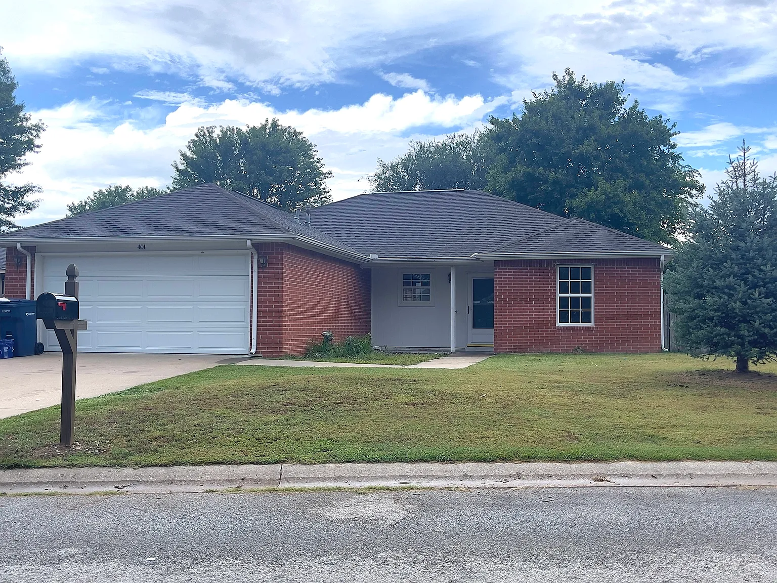 3 bed, 1493 sqft, $1,400 — Photo 1