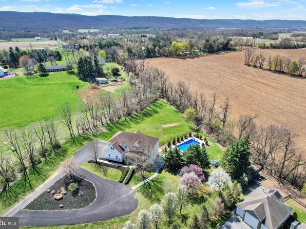 7 Beverly Ct, Carlisle, PA 17015