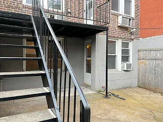 Rented by R New York