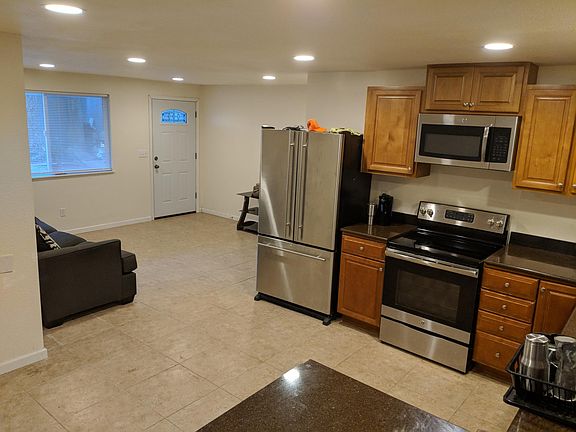 3rd image of 6001 6th Ave SE #B