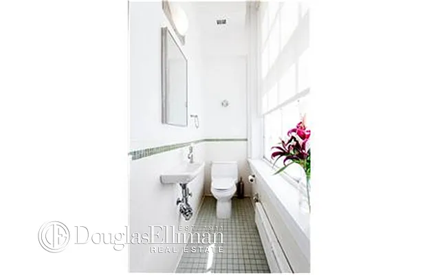 Sold by Douglas Elliman | media 15