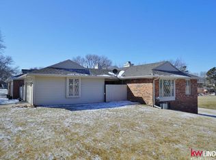 4301 Ridgeview Dr, Lincoln, NE 68516