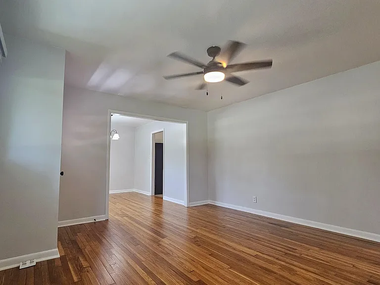 3725 Broadmor Rd NW — Photo 5