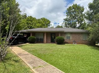 131 Center St, West Point, MS 39773