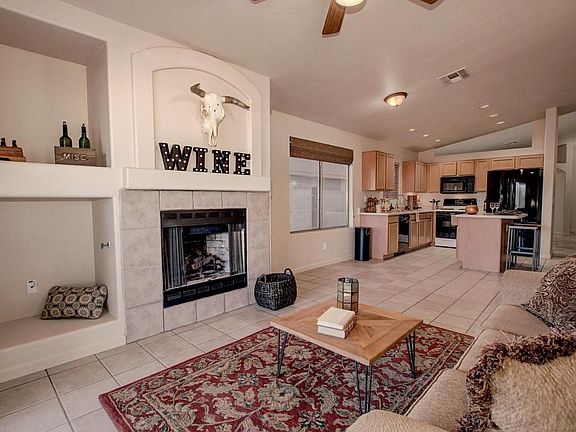 4th image of 8660 N Sayante Way