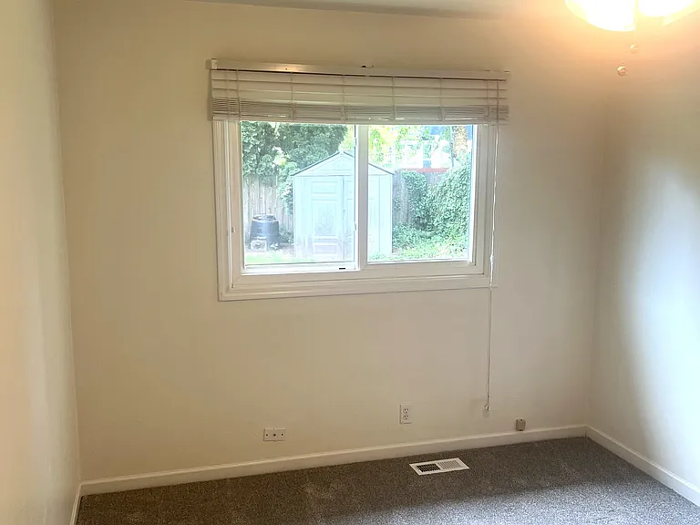 516 NW Forest St — Photo 20