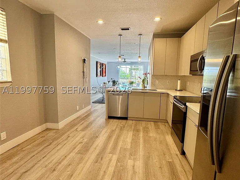 2469 Cordoba Bnd #2469 — Photo 10
