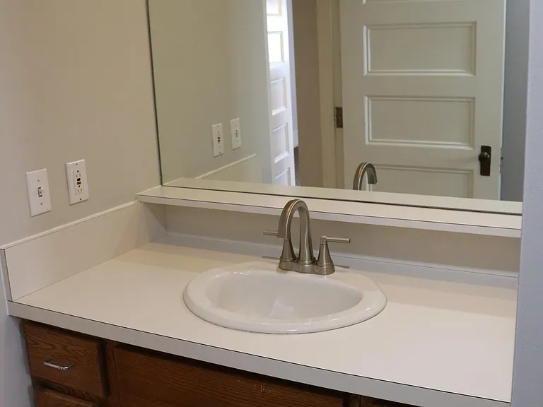 Bathroom vanity