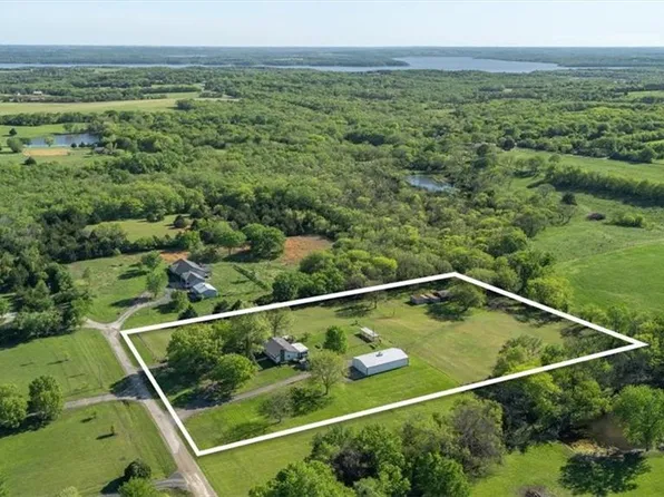 1579 E 767th Rd, Lawrence, KS 66049