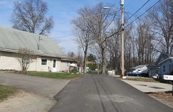 2nd image of 144 Bristol Cir