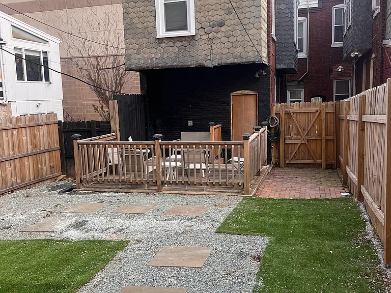 1217 N King St — Photo 24