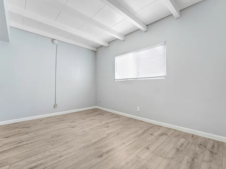 11426 S Budlong Ave #6 — Photo 6