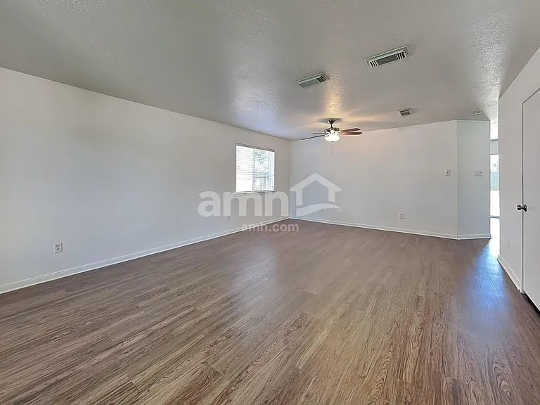 5349 Yale Dr — Photo 9