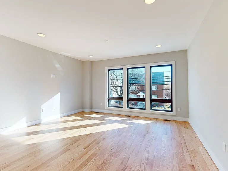 353 Boyden Ave — Photo 7