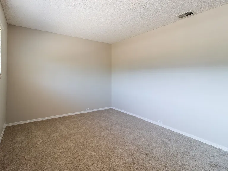 Near Everything, All Amenities! 1616 Q Street, Camellia Court Apartments — Photo 7