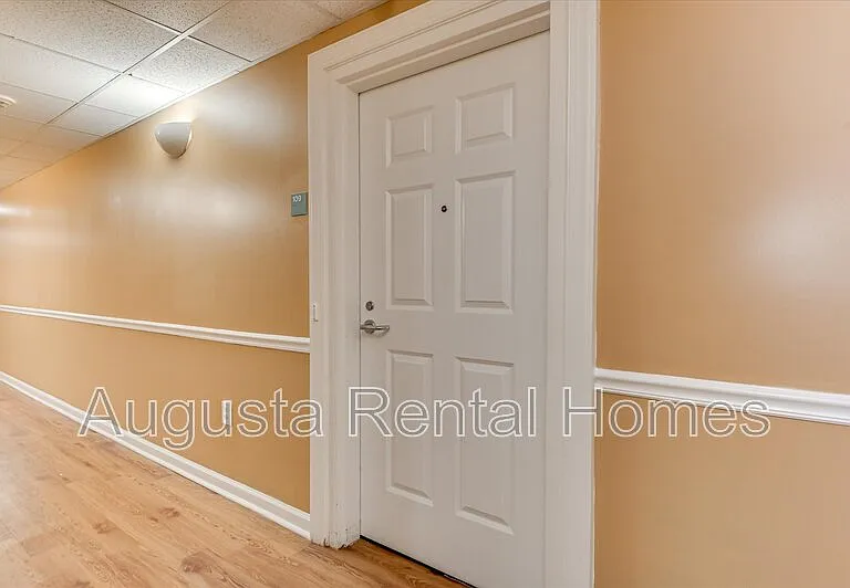 1425 Lee Beard Way #109 — Photo 3