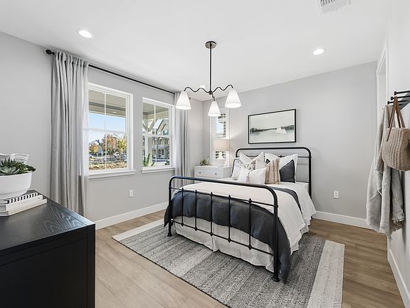 Verdello at Arroyo Crossings in Livermore, CA by Trumark Homes I Residence 3 Model I First-floor Bed