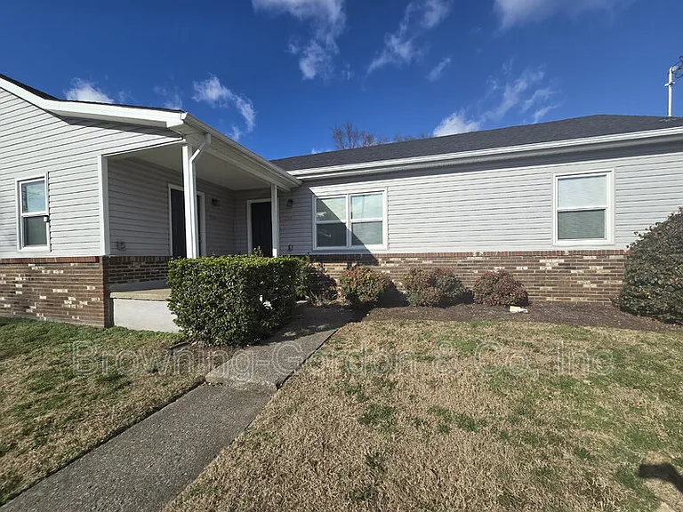 736 Baugh Rd — Photo 1
