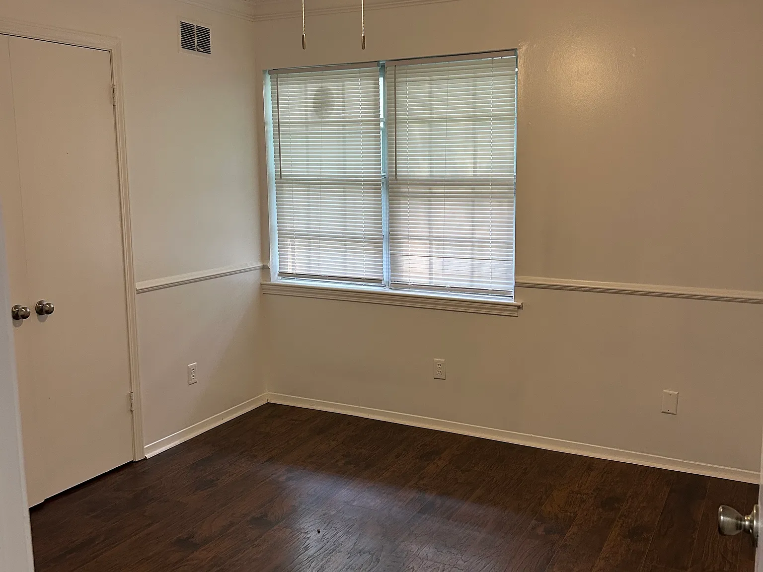 3 bed, 1.5 bath, 1260 sqft, $1,400 — Photo 4